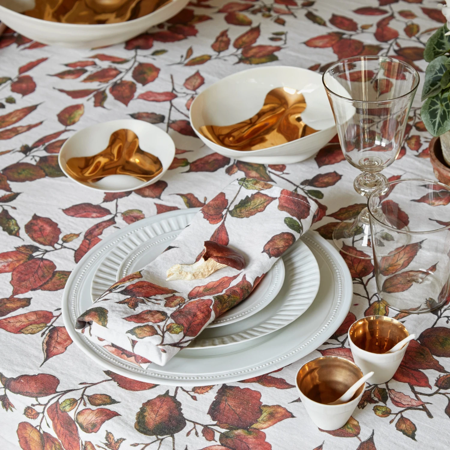 Copper Beech Linen Table Cloth - Image 4